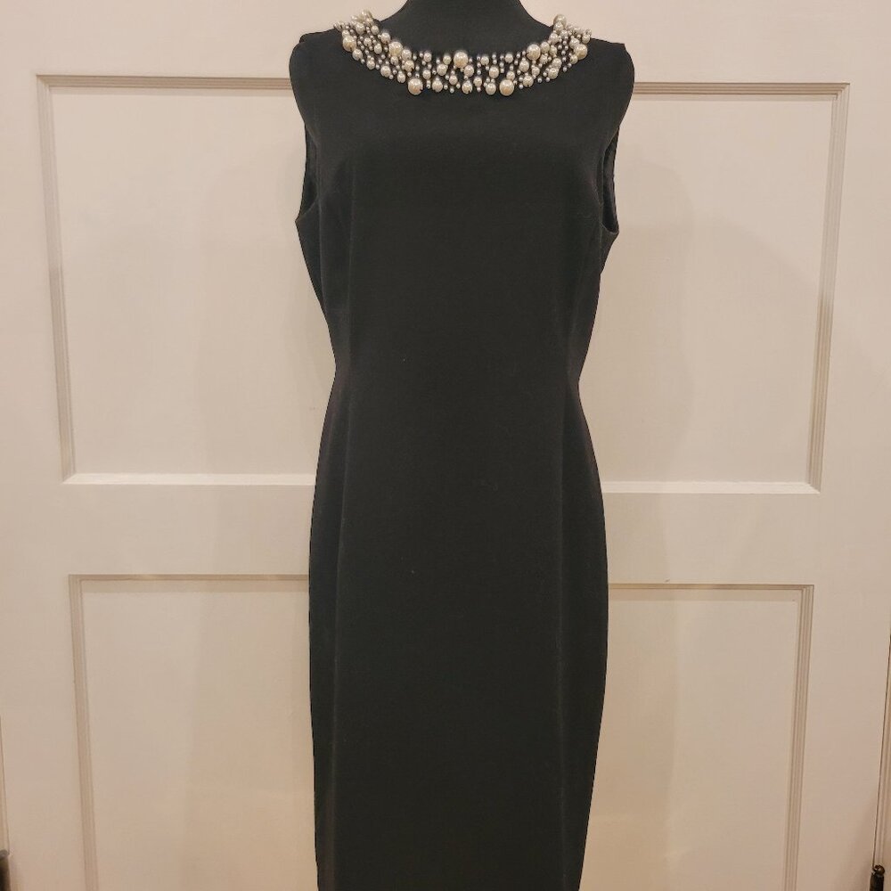 CALVIN KLEIN - Beautiful Body Skimming Beaded Dress